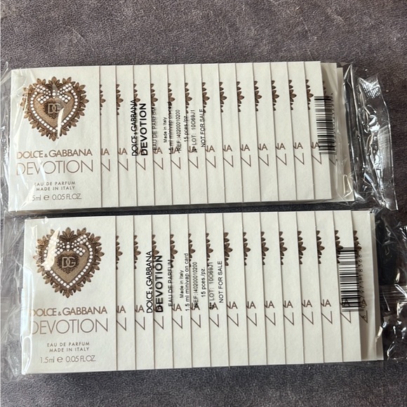 Dolce and gabbana  devotions samples - Picture 1 of 4